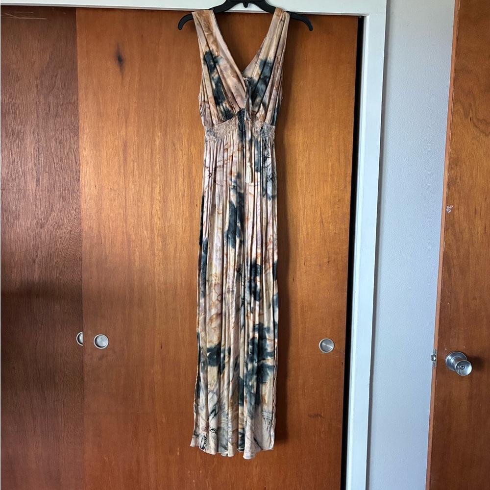 NWOT Khush Tie-Dye Maxi Dress: Size Medium